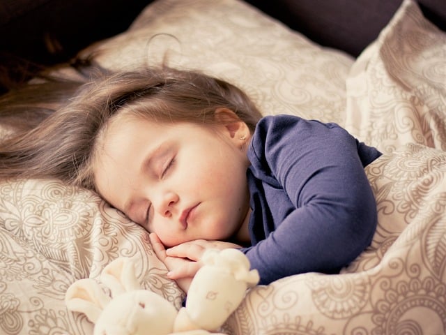 7 Unsafe Sleep Products To Keep Out of the Crib